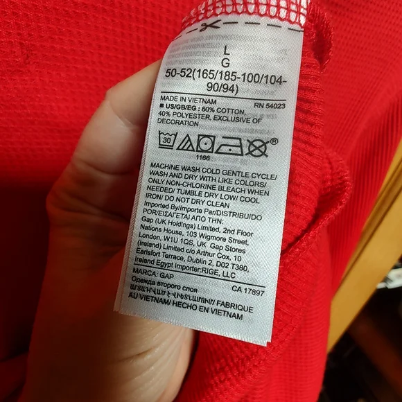 NWT GAP Men's Red Waffle Henley Shirt - Picture 4 of 4